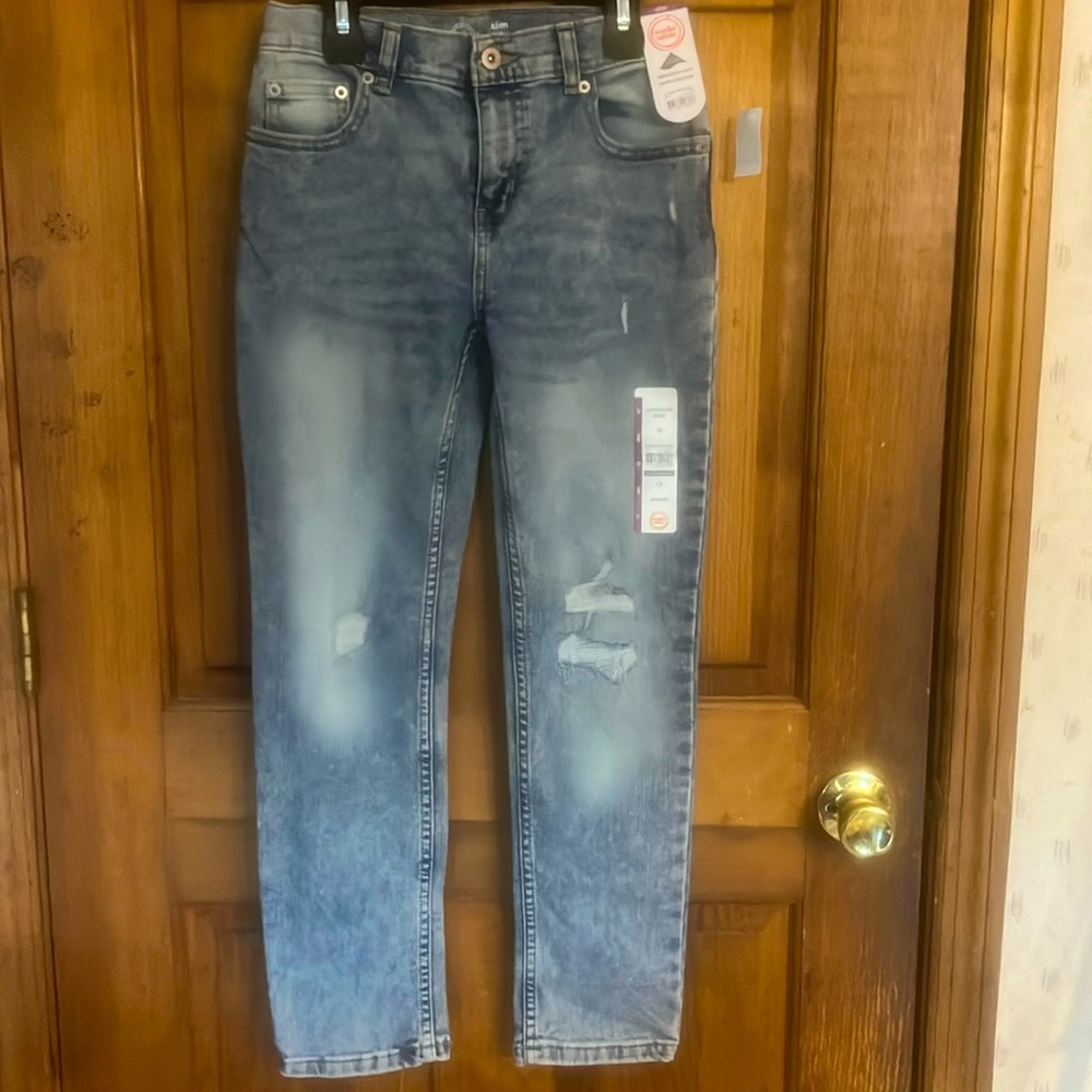 NWT slim jeans size 12. Look like they can be unisex.  Never worn
